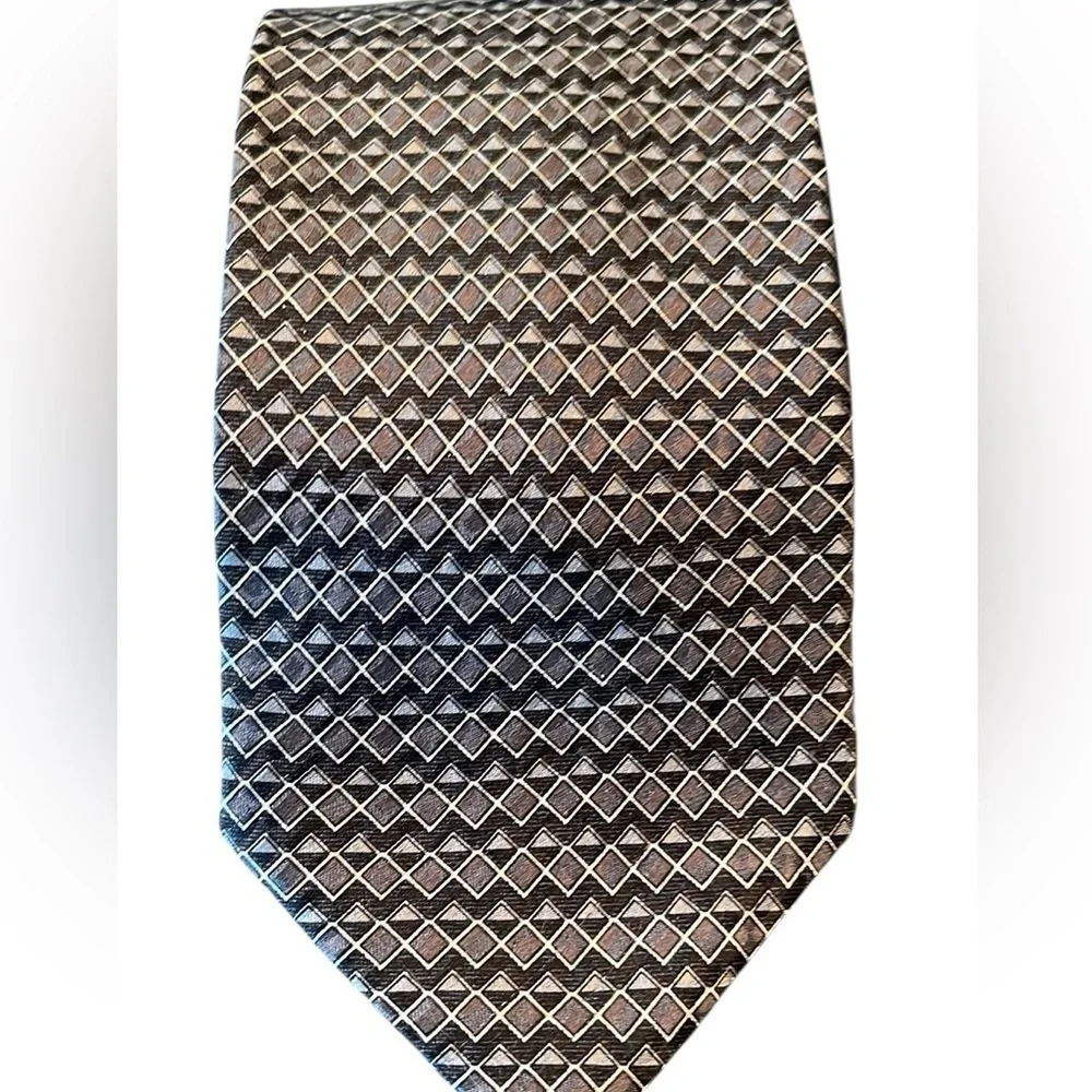🖤🩶TODAY’S MAN Elegant Black and Gray Geometric Tie. Pure Silk. Gorgeous!